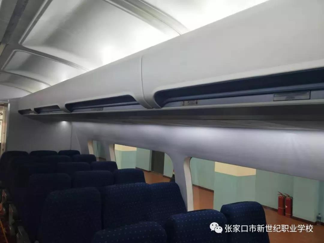 航空模拟舱2.jpg