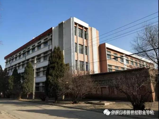 我校采取军事化全封闭式管理图片集锦