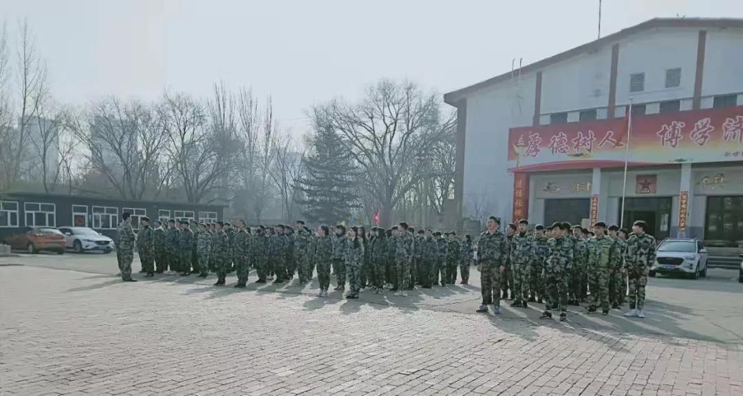 2019级新生军训1.jpg